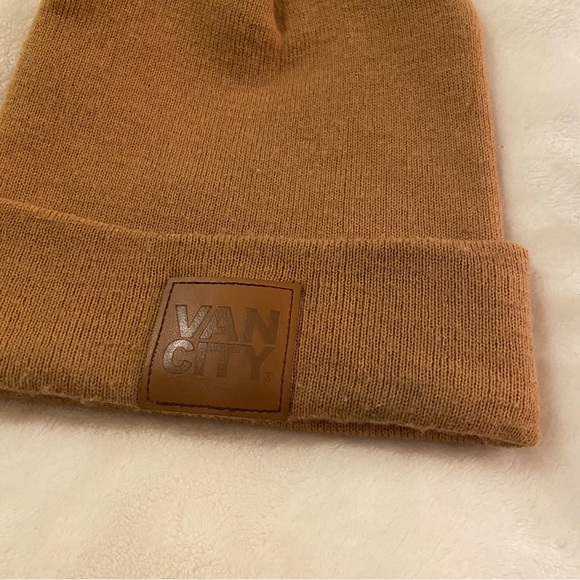 VANCITY TOQUE, O/S - Picture 2 of 5